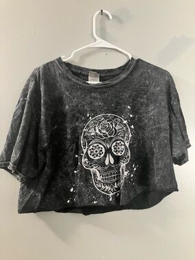 Black Washed Skull Graphic Crop Top - Women